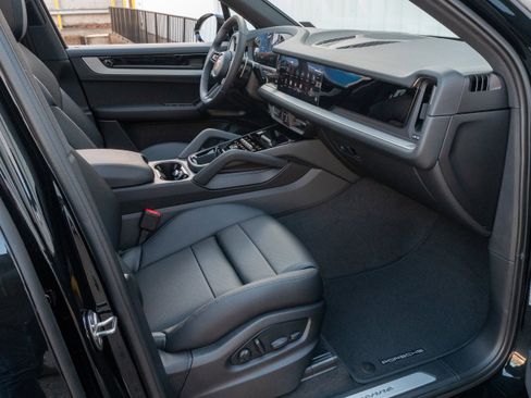 New 2026 Porsche Cayenne AWD/4WD image 29