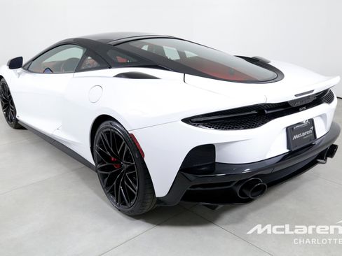 New 2025 McLaren GTS image 6