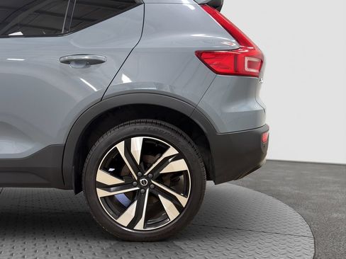 Used 2023 Volvo XC40 B5 Plus w/ Climate Package AWD/4WD image 17