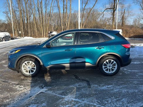 Used 2020 Ford Escape SE image 2