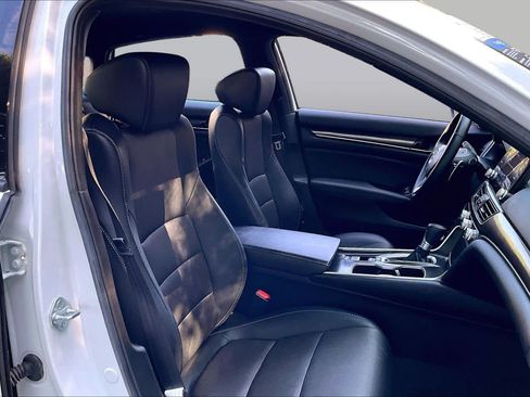 Used 2021 Honda Accord Sport image 8