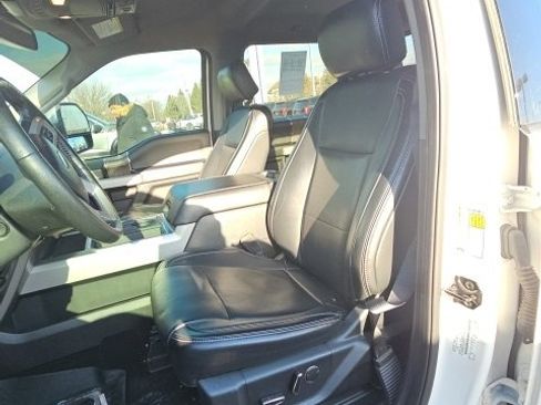 Used 2019 Ford F350 Lariat w/ Lariat Ultimate Package image 4