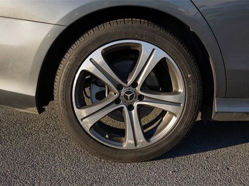 Used 2018 Mercedes-Benz E 300 E 300 image 10