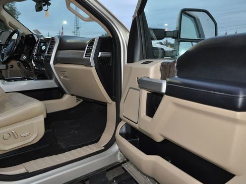 Used 2017 Ford F250 Lariat w/ Lariat Value Package image 17