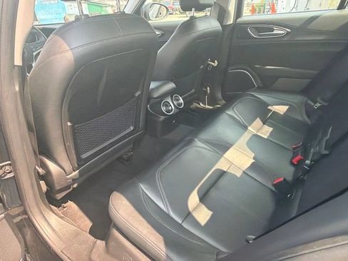 Used 2018 Alfa Romeo Giulia RWD image 16