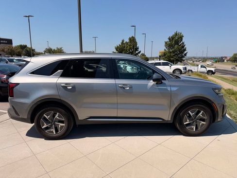Used 2022 Kia Sorento EX FWD image 10