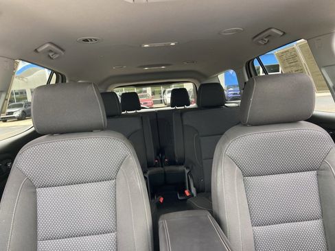 Used 2022 GMC Acadia SLE w/ Elevation Edition FWD image 19