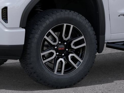 New 2026 GMC Sierra 1500 AT4 w/ LPO, Black Badging Package AWD/4WD image 9