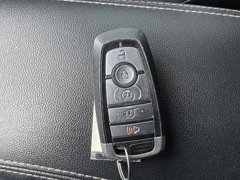 Certified 2020 Ford Escape Titanium AWD/4WD image 29