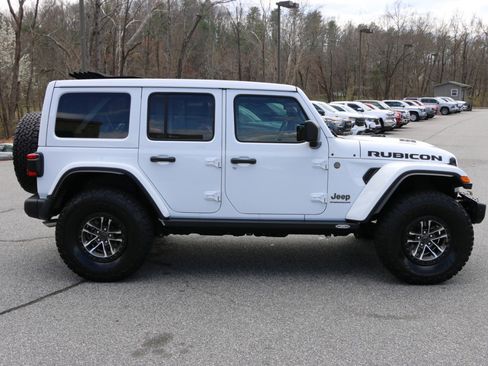 Used 2024 Jeep Wrangler Unlimited Rubicon 392 image 8