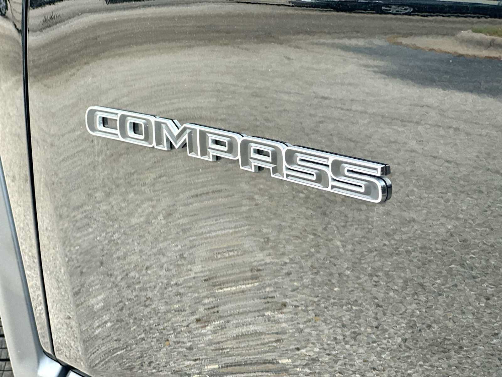 Used 2023 Jeep Compass Limited AWD/4WD image 15
