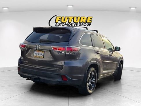 Used 2016 Toyota Highlander XLE image 5