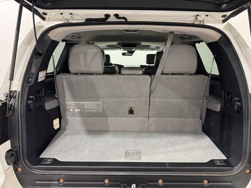 Used 2018 Toyota Sequoia Platinum AWD/4WD image 29