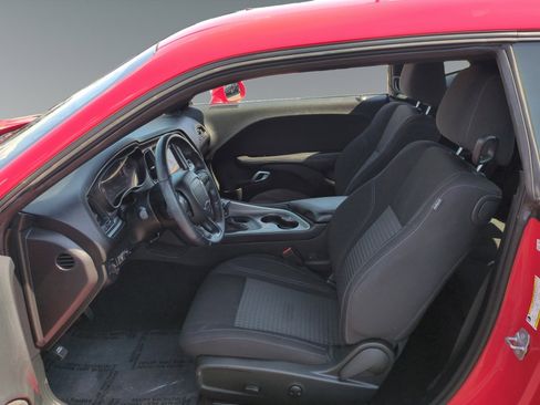 Used 2022 Dodge Challenger SXT w/ Blacktop Package image 9