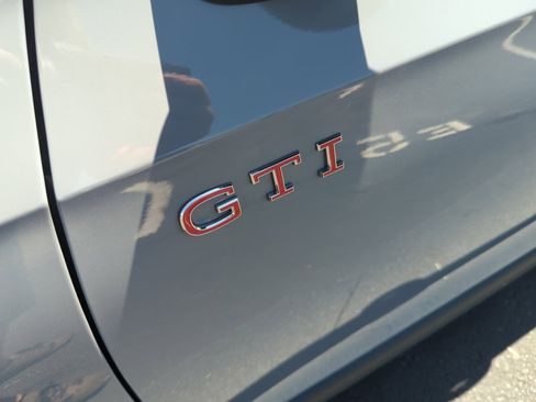 New 2025 Volkswagen Golf SE image 22