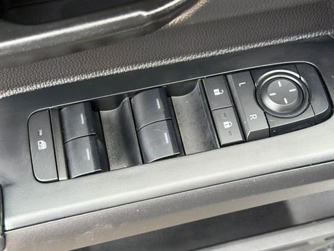 Used 2025 Toyota Tacoma SR w/ SR Upgrade Package image 15