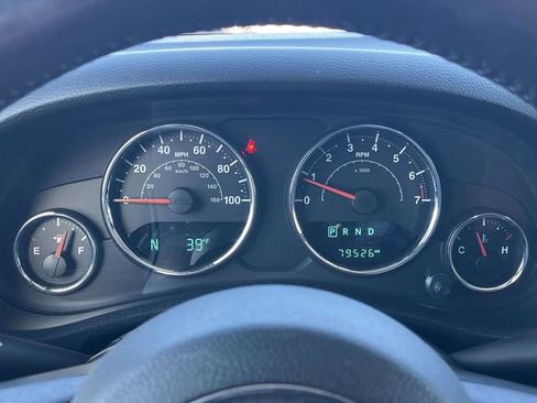 Used 2016 Jeep Wrangler Unlimited Sahara image 31