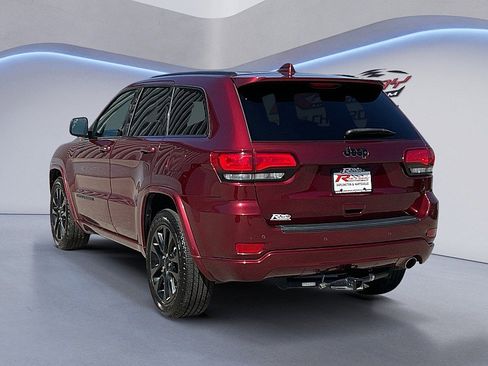 Used 2019 Jeep Grand Cherokee Altitude RWD image 3