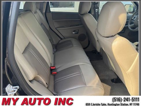 Used 2010 Jeep Grand Cherokee Laredo image 28