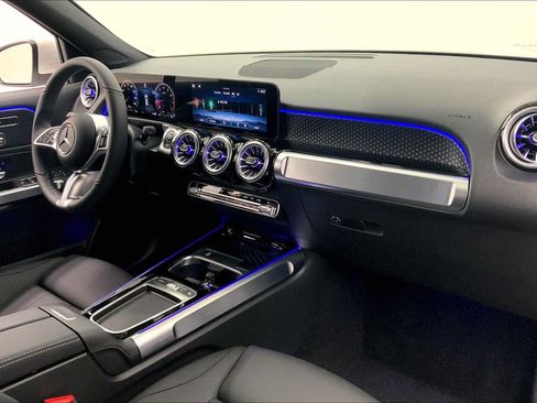 Used 2026 Mercedes-Benz GLB 250 image 11