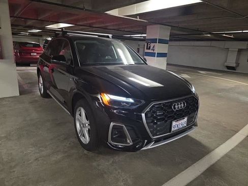 Used 2023 Audi Q5 e Premium w/ Convenience Package image 2