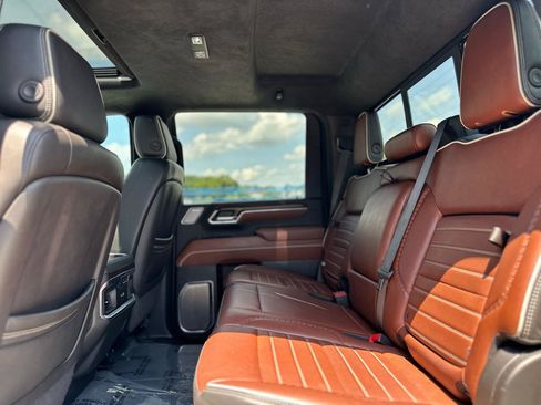 Used 2024 GMC Sierra 3500 Denali Ultimate AWD/4WD image 14