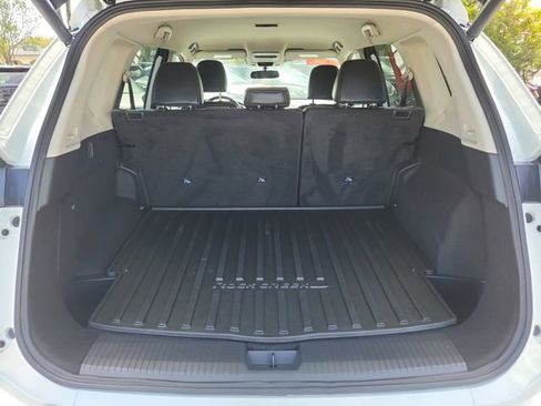 Used 2025 Nissan Rogue SV image 10