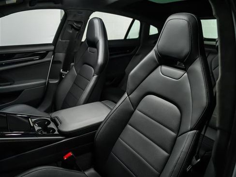 New 2026 Porsche Panamera Turbo image 5