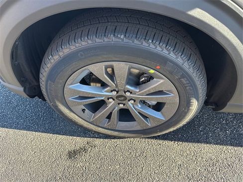 New 2026 Ford Explorer Active image 15