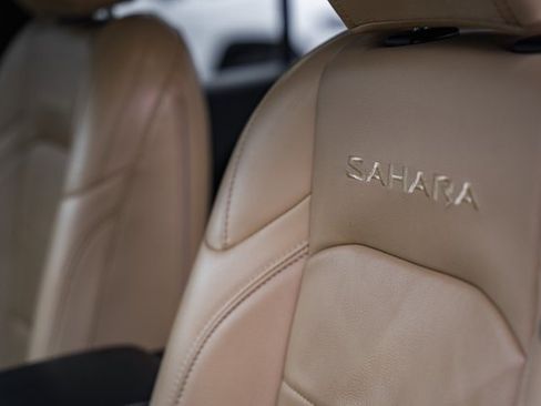 Used 2018 Jeep Wrangler Unlimited Sahara w/ Dual Top Group image 35