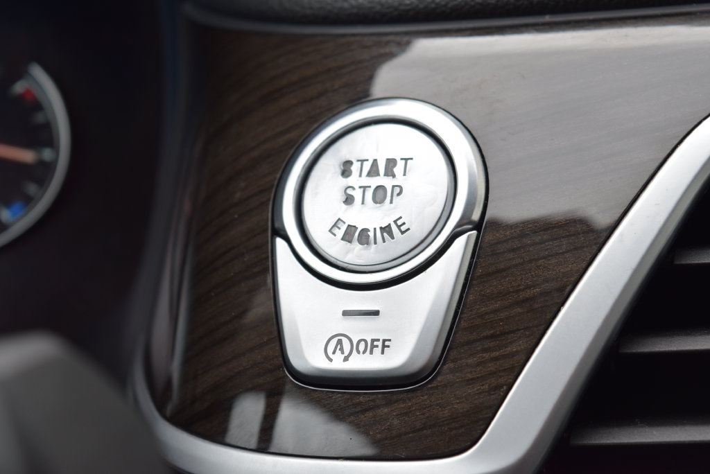 Used 2019 BMW 740i xDrive AWD/4WD image 19