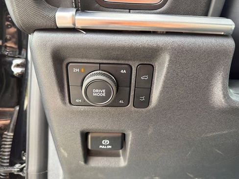 Used 2025 Ford Expedition Platinum AWD/4WD image 24