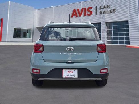 Used 2025 Hyundai Venue SEL FWD image 9