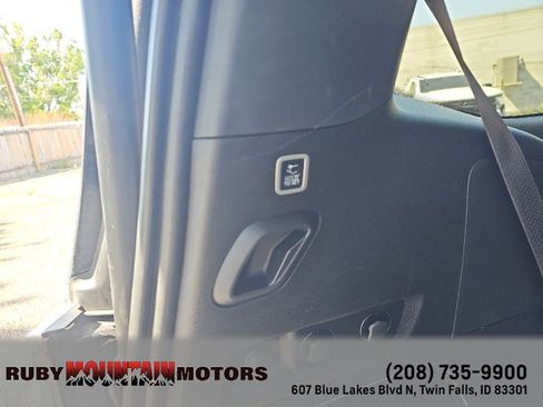 Used 2022 Jeep Wagoneer Series III w/ Premium Group I AWD/4WD image 37