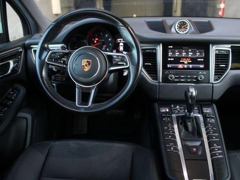 Used 2017 Porsche Macan AWD/4WD image 18