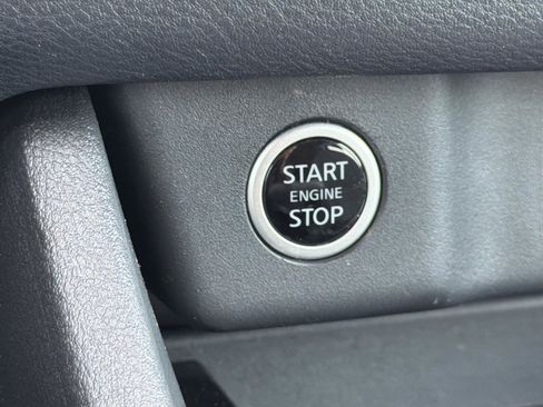 Used 2023 Nissan Rogue SV image 15