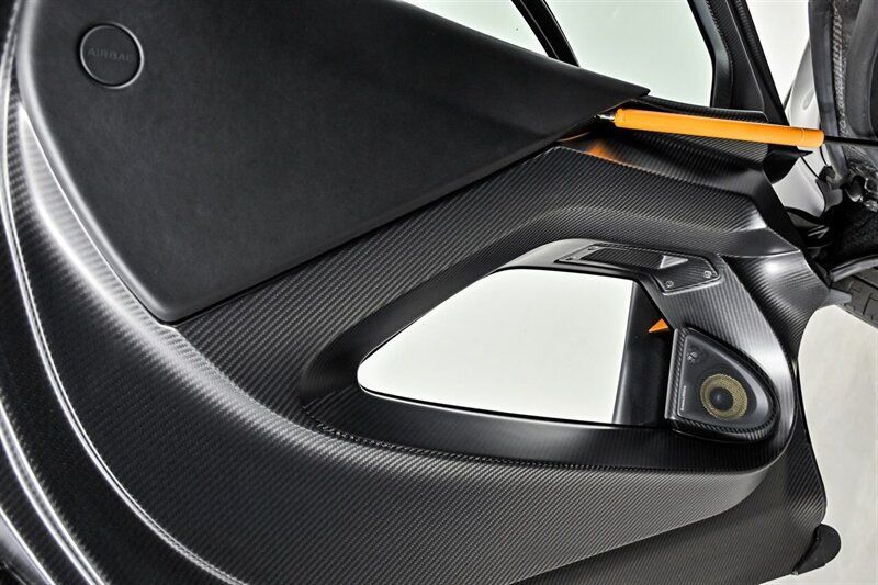 Used 2019 McLaren Senna RWD image 24