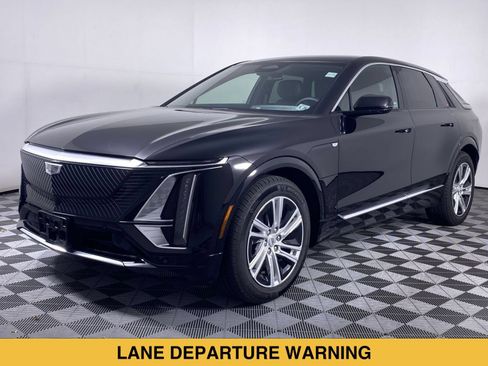 Certified 2024 Cadillac Lyriq Tech w/ LPO, Floor Liner Package AWD/4WD image 17