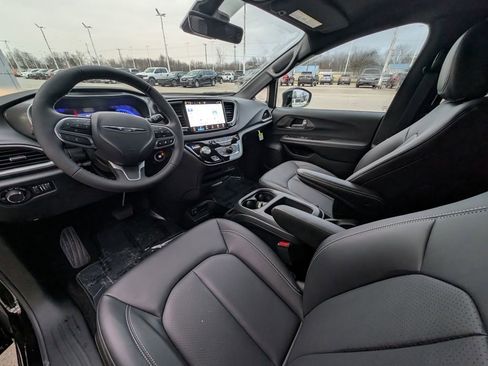 New 2026 Chrysler Voyager LX FWD image 2