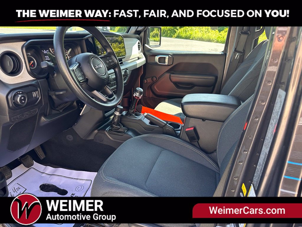 Used 2024 Jeep Gladiator Sport AWD/4WD image 9
