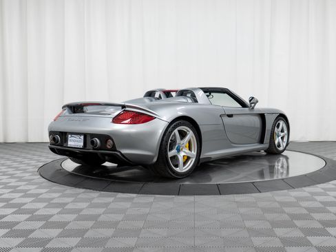 Used 2005 Porsche Carrera GT RWD image 5
