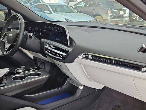 New 2026 Cadillac Lyriq Luxury w/ LPO, Floor Liner Package AWD/4WD image 24