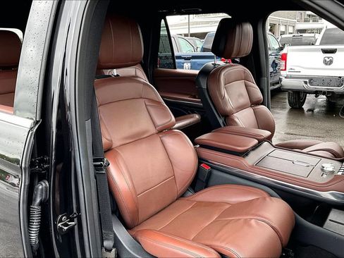 Used 2025 Lincoln Navigator L Reserve AWD/4WD image 31