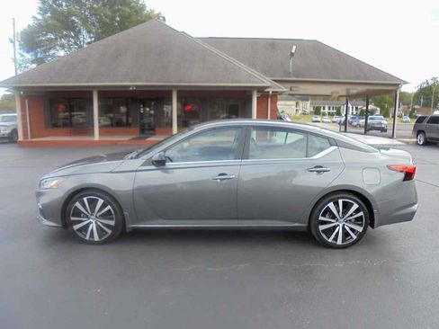 Used 2019 Nissan Altima 2.5 SR image 1