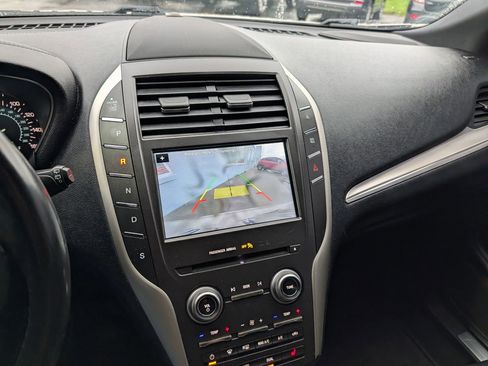 Used 2019 Lincoln MKC Select w/ Select Plus Package FWD image 2