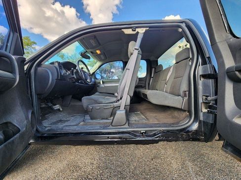Used 2007 Chevrolet Silverado 1500 LT w/ 1LT Convenience Package AWD/4WD image 19