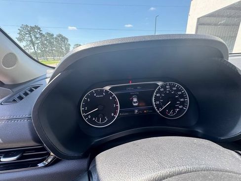 Used 2024 Nissan Sentra SV FWD image 13
