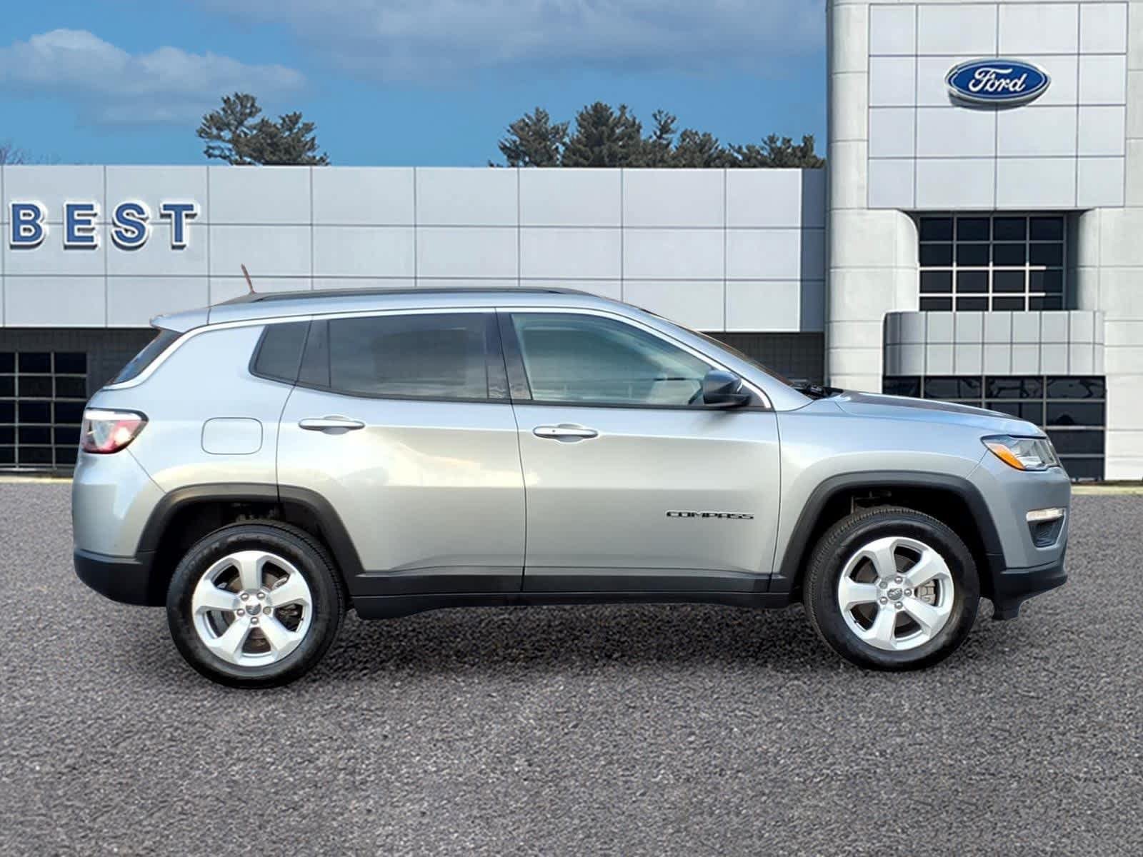 Used 2021 Jeep Compass Latitude w/ Convenience Group AWD/4WD image 8
