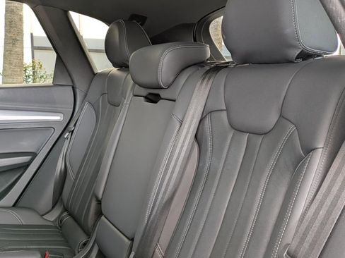 Used 2025 Audi Q5 2.0T Premium AWD/4WD image 24