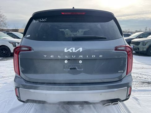 New 2025 Kia Telluride S image 3